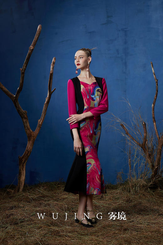 3203005 瑰意成绮 进口亮丝斜纹立体肌理料  股线蕾丝连衣裙 雾境 商品图2