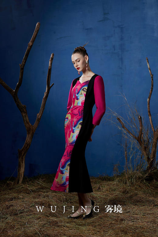 3203005 瑰意成绮 进口亮丝斜纹立体肌理料  股线蕾丝连衣裙 雾境 商品图3