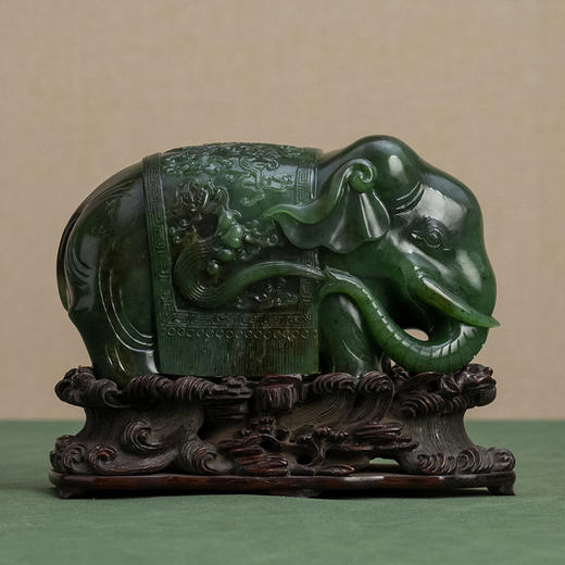 清 碧玉雕太平有象摆件（红木座） 商品图0