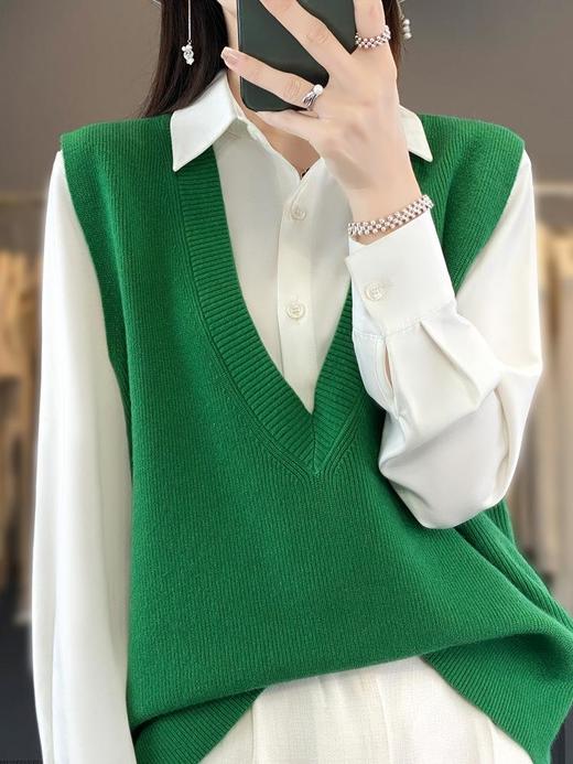 2023秋冬新款韩版女士包芯纱大V字领无袖针织马甲女套头外穿坎肩 商品图2