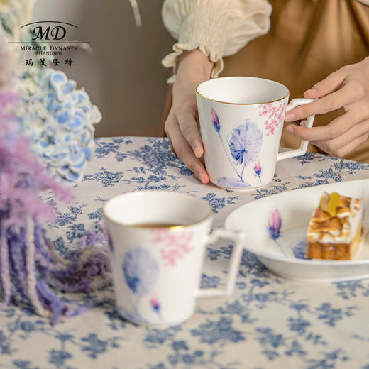 【6F】玛戈隆特荷莲盛宴马克杯情侣对杯骨瓷杯子大容量水杯2只装礼盒装 商品图2