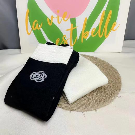 【19.9/任选2件，少拍不发货！】小香风黑白山茶花长袜简约百搭学院风森系少女四季款小腿袜ins潮 商品图2