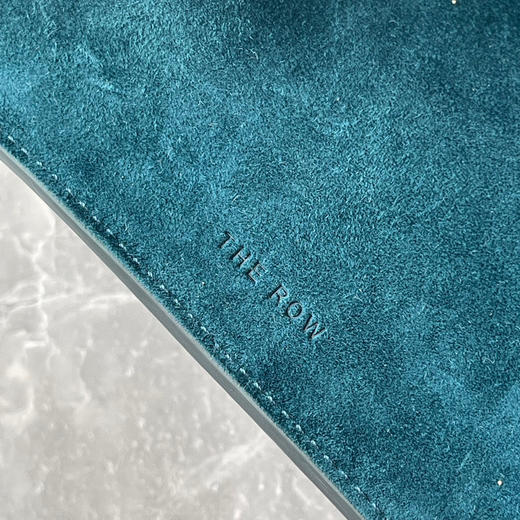 渠道原材 TR Margaux 10 小号手提包  蓝丝绒磨砂皮单肩斜挎包 商品图7