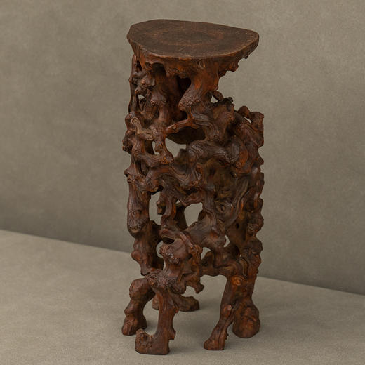 清 黄花梨雕根结形器座 商品图1