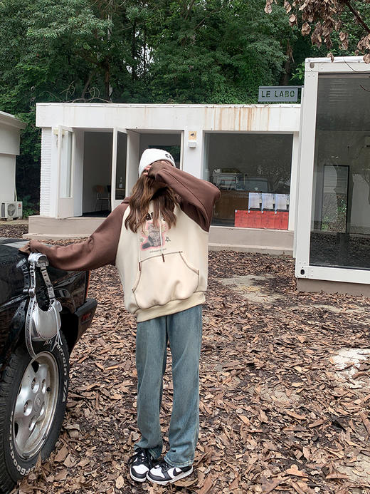 <曾小咸推荐>【美式复古】咖拼杏插肩袖卫衣 商品图4