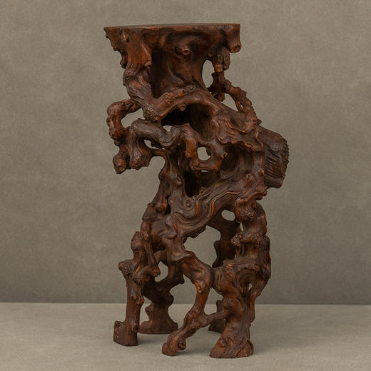 清 黄花梨雕根结形器座 商品图4