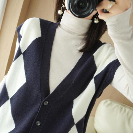 创意款2023秋季风气质开衫V字领修身型毛衣女式针织衫 商品图2