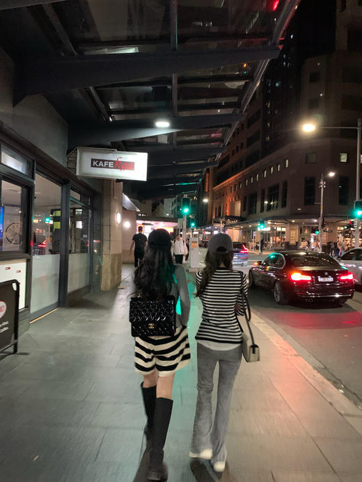 Read Nameless /天菜打底衫灰色+条纹毛巾短裤 商品图7