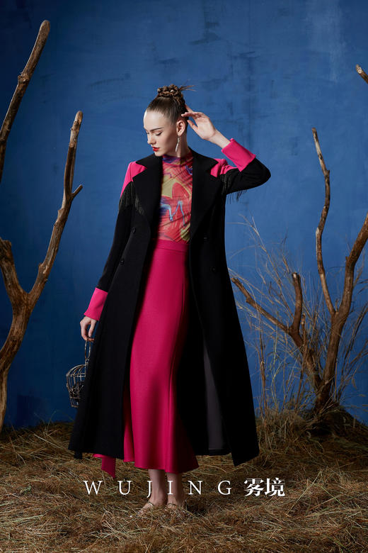 3203001 瑰意成绮 进口亮丝斜纹立体肌理料大衣 雾境 商品图3