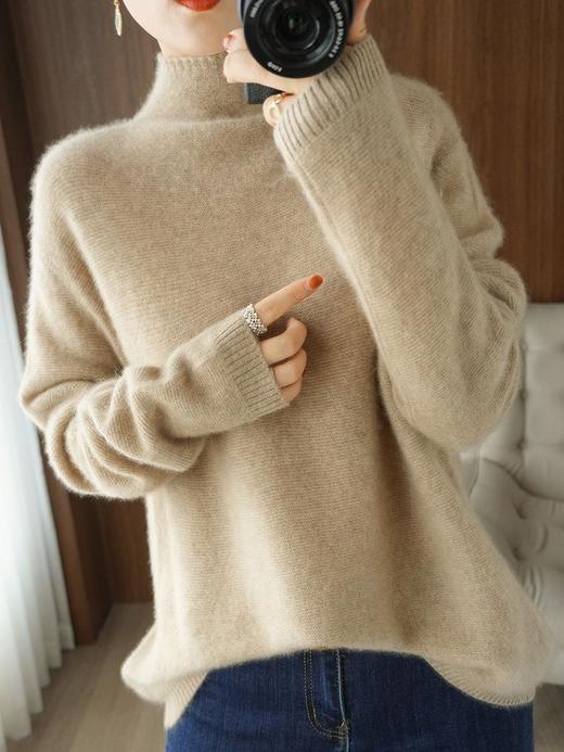 2023年秋冬新款韩版女士纯羊毛半高领长袖纯色平面套头宽松羊毛衫 商品图1