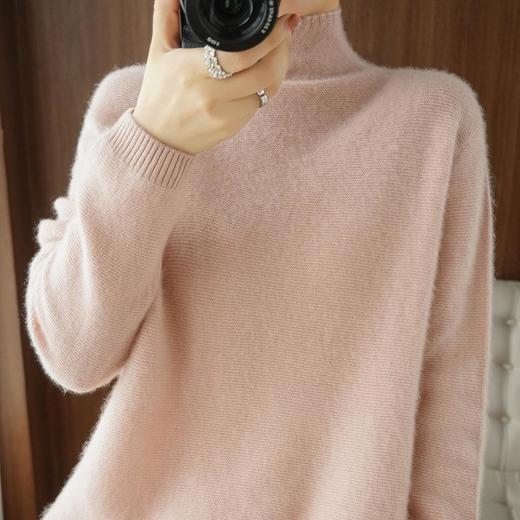 2023年秋冬新款韩版女士纯羊毛半高领长袖纯色平面套头宽松羊毛衫 商品图4