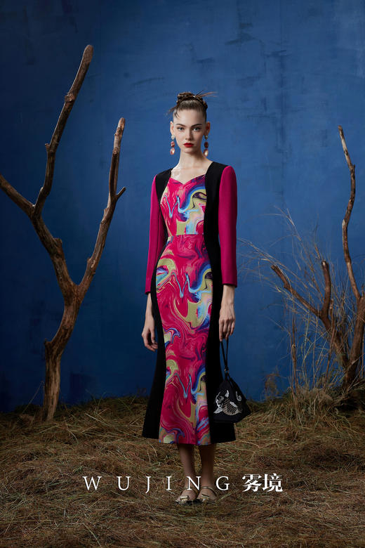 3203005 瑰意成绮 进口亮丝斜纹立体肌理料  股线蕾丝连衣裙 雾境 商品图1