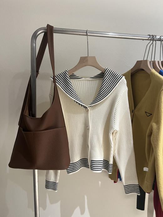 减龄针织开衫 商品图6