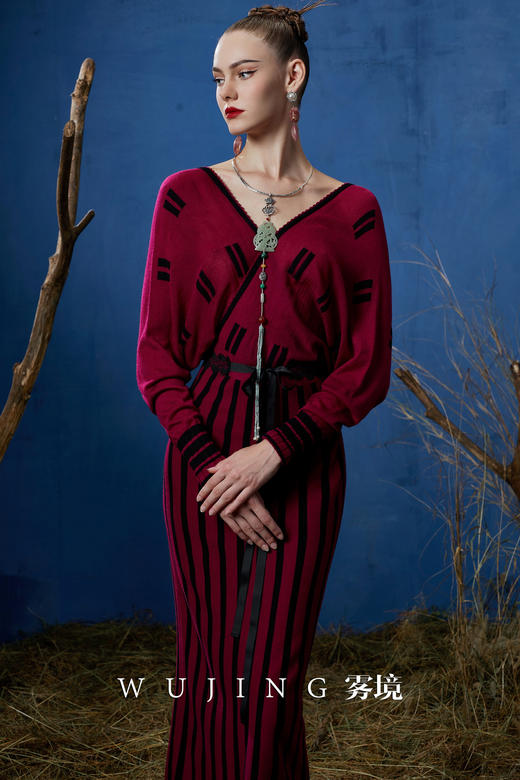 3203073 瑰意成绮 进口超细美丽诺羊毛针织连衣裙 雾境 商品图0