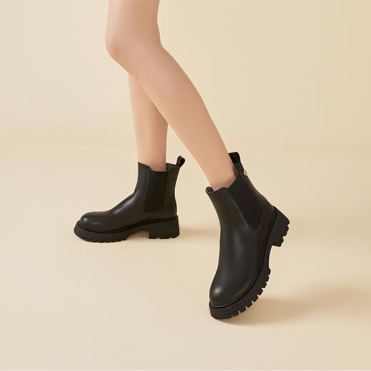 Safiya/索菲娅2023秋冬百搭圆头烟筒厚底英伦切尔西靴 SF34116018 商品图1