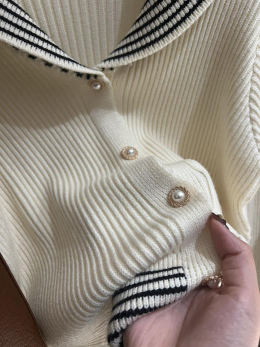 减龄针织开衫 商品图7