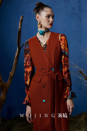 3203019 流光暖阳 进口立体十字花呢马甲外套 雾境