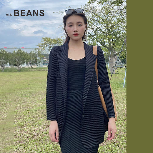 反领双插袋斜纹褶皱外套 9421010035 商品图3