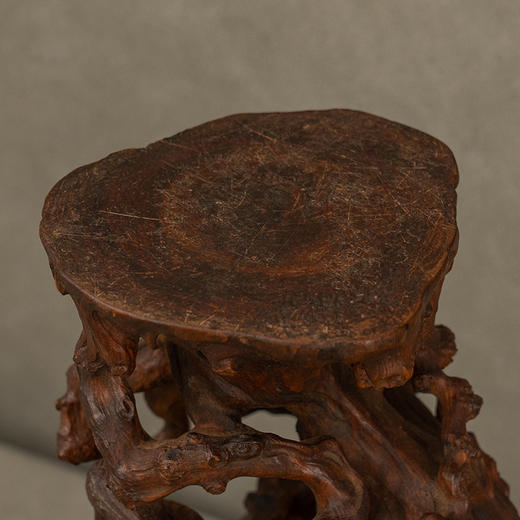 清 黄花梨雕根结形器座 商品图2