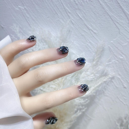 【时尚典雅！玩转指尖潮流】甜酷黑钻透黑短穿戴甲可拆卸，新款美甲成品假指甲，短穿戴甲，佩戴轻松。可拆卸设计，方便替换。ry 商品图1