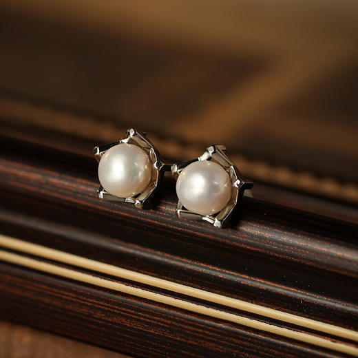 Manreya玛芮雅“闪耀的她”5天珍珠耳钉礼盒 丨一周不重样，天然淡水珍珠、铜镀白金 商品图4