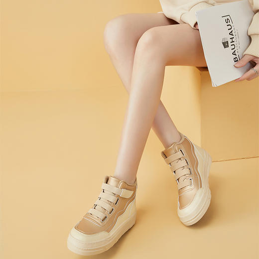 西遇高帮板鞋女2023新款秋冬山系户外加绒魔术贴短靴子运动休闲鞋22034136 商品图1