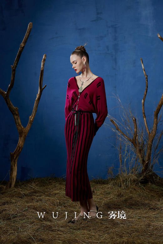 3203073 瑰意成绮 进口超细美丽诺羊毛针织连衣裙 雾境 商品图2