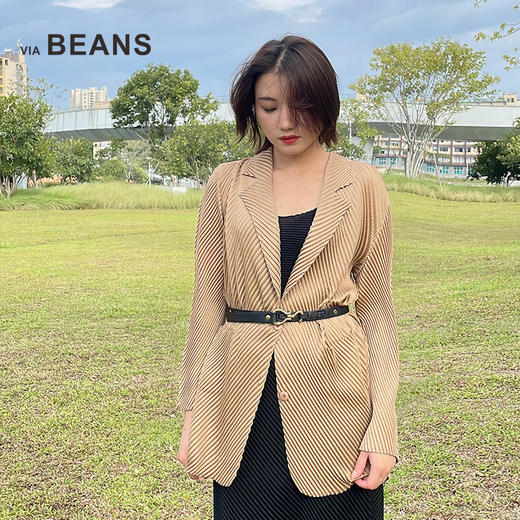 反领双插袋斜纹褶皱外套 9421010035 商品图5