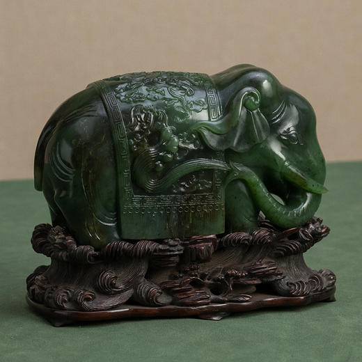 清 碧玉雕太平有象摆件（红木座） 商品图4