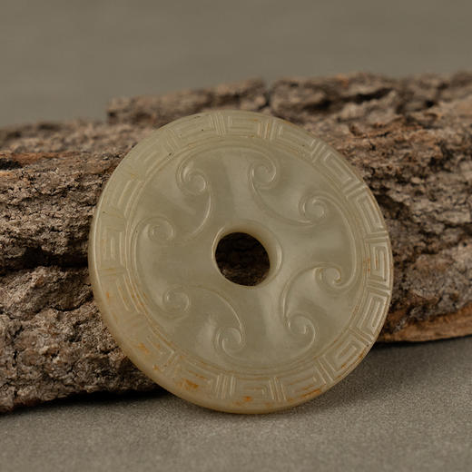 清 玉雕如意云纹璧 商品图1