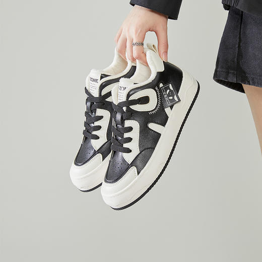 西遇黑白熊猫鞋女新款秋冬美式小众加绒休闲鞋高帮厚底滑板鞋22034224 商品图0