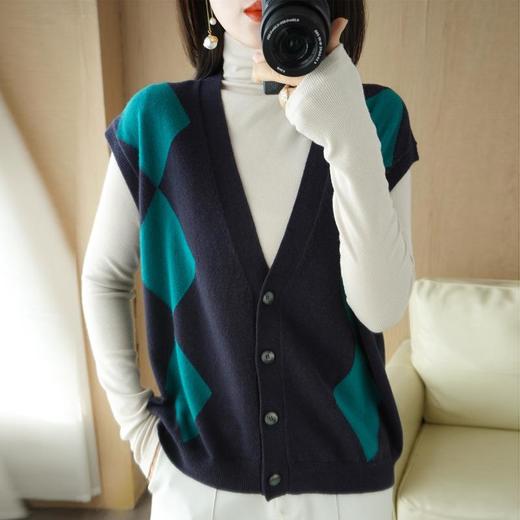 创意款2023秋季风气质开衫V字领修身型毛衣女式针织衫 商品图1