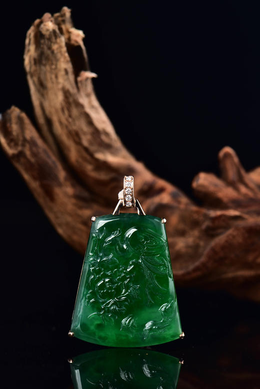 【凤戏牡丹】满绿翡翠无事牌    GZ12307070 商品图1