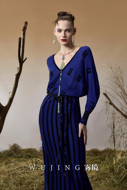 3203074 珠光蓝樱 进口超细美丽诺羊毛针织连衣裙 雾境 商品图1