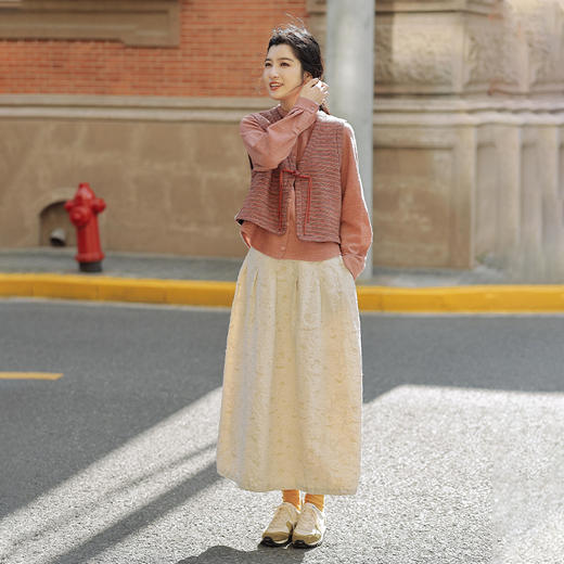 绽放719朵/宽松精致复古新中式盘扣花色V领粽子扣袢羊毛马甲 商品图1