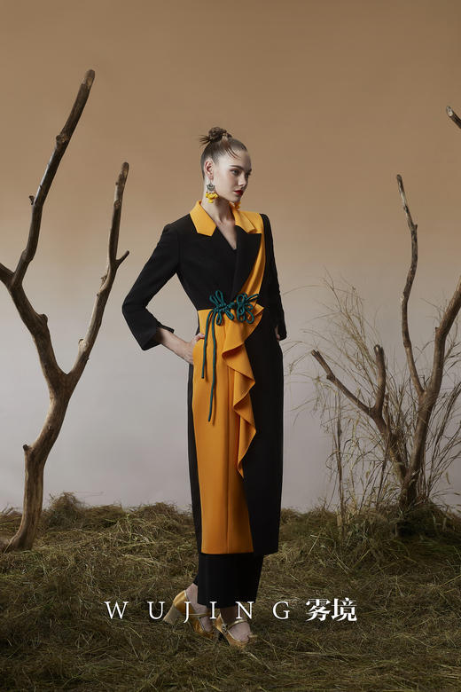 3203043 落日榕金 进口亮丝柏菲呢大衣 雾境 商品图4