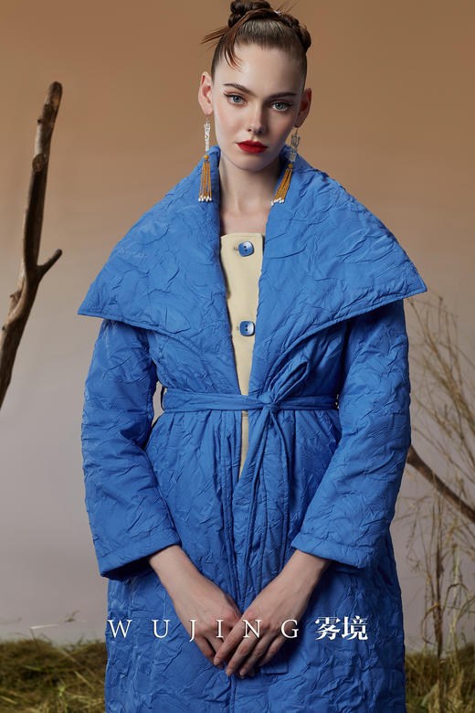 3203032 青蓝冰水 进口立体泡泡捏花面料（填充90白鸭绒）羽绒服 雾境 商品图5