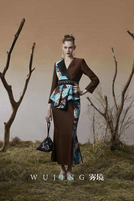 3203050 幽褐怀金 高级颗粒流光皱磨砂缎，定制双层加密锦缎印花半裙 雾境 商品图3