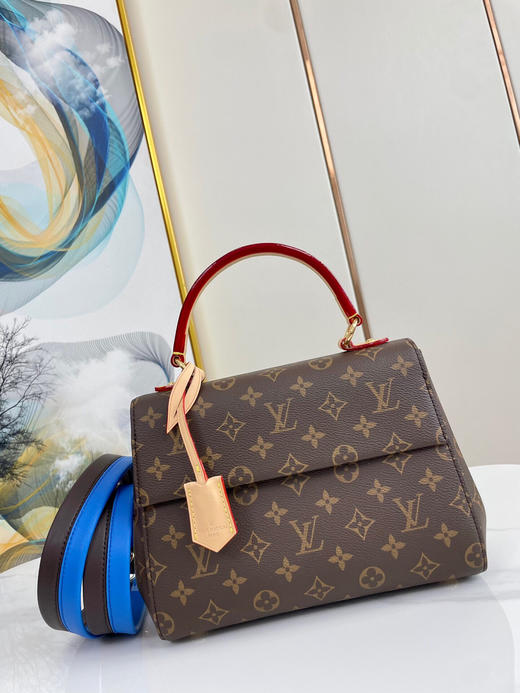 秋冬特惠💰900 原单LV M42738 尺寸：28×20×10cm CLUNY BB 老花斜挎包 商品图1