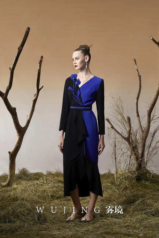 3203055 珠光蓝樱 韩国水晶混纺乱麻，柔感加密摩卡连衣裙 雾境 商品图2