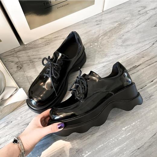 【大货，不退不换】  法式百搭牛漆皮乐福鞋英伦风5.5cm厚底小皮鞋 BeqQueenStory鞋子 商品图2