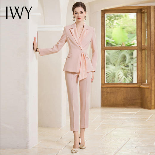 IWY/优雅干练粉色西装套装女气质绑带西服美容院主持人上镜西装olCP1861 商品图0
