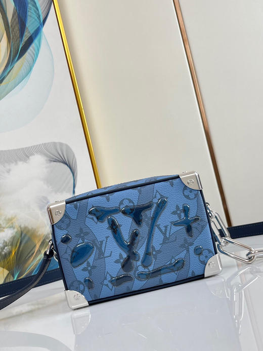 秋冬特惠💰950 原单LV M22588绿 尺寸：18.5×13×8cm SOFT TRUNK 软盒链条包 商品图2