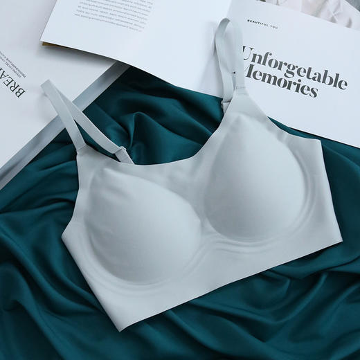 TG-TG02S208真丝无痕果冻条文胸 款无钢圈桑蚕丝内衣侧翼加宽收副乳 商品图6