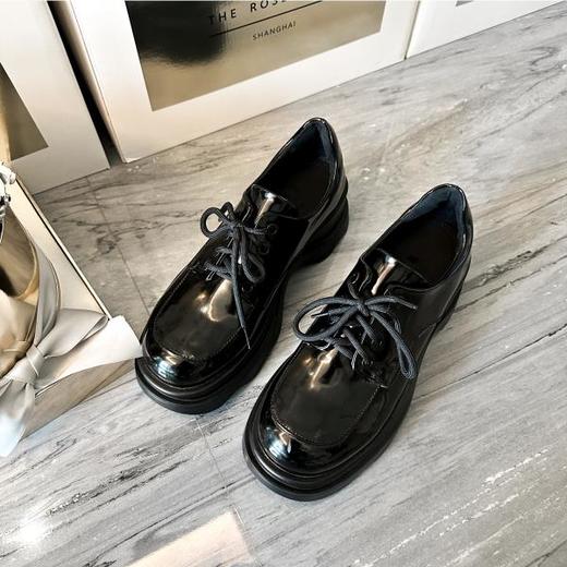 【大货，不退不换】  法式百搭牛漆皮乐福鞋英伦风5.5cm厚底小皮鞋 BeqQueenStory鞋子 商品图4