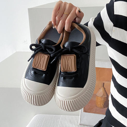 「两色可选！新款上架」2023秋季小白鞋 新款韩版ins运动跑步女学生厚底休闲街拍鞋 商品图1