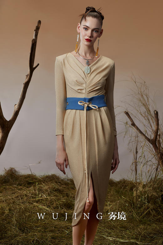 3203027 青蓝冰水 超柔进口亮丝针织连衣裙 雾境 商品图0