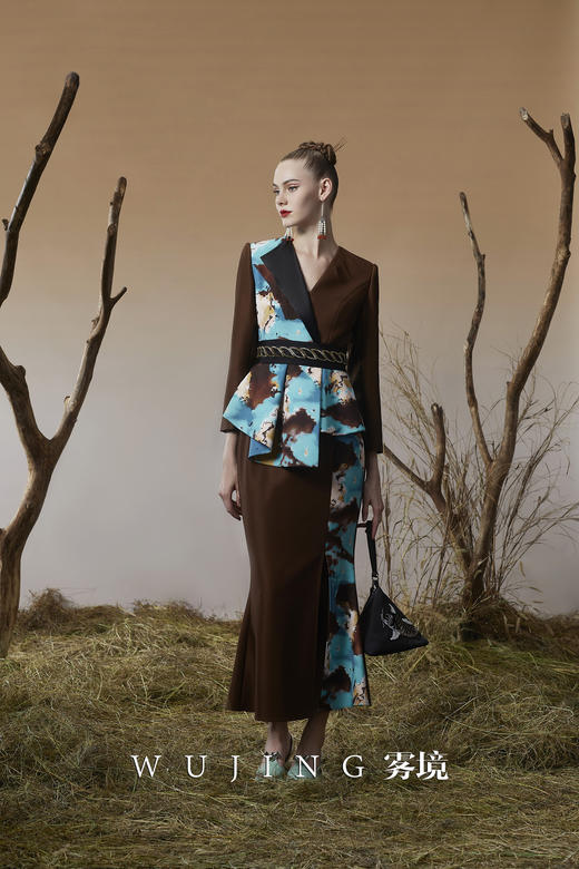 3203050 幽褐怀金 高级颗粒流光皱磨砂缎，定制双层加密锦缎印花半裙 雾境 商品图1