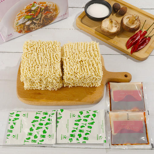 0添加泡面 酸辣汤，麻辣烫，胡麻酱三种口味 非油炸面饼 .无增稠剂 ·无添加修饰淀粉 .无重合磷酸盐 ·无添加面质改良剂无味精、防腐剂 ·无人工合成香精 ·无人工合成色素 ·无人工合成调味料 商品图11