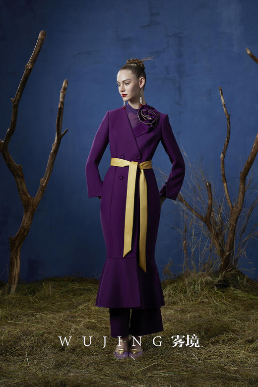 3203036 暮染拂紫 进口亮丝斜纹大衣 雾境 商品图5